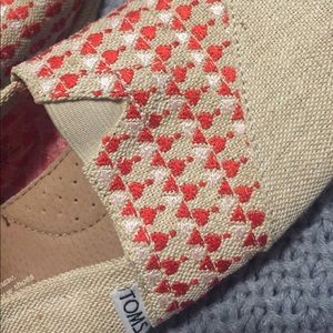 Embroidered red hearts Toms, size W 8
